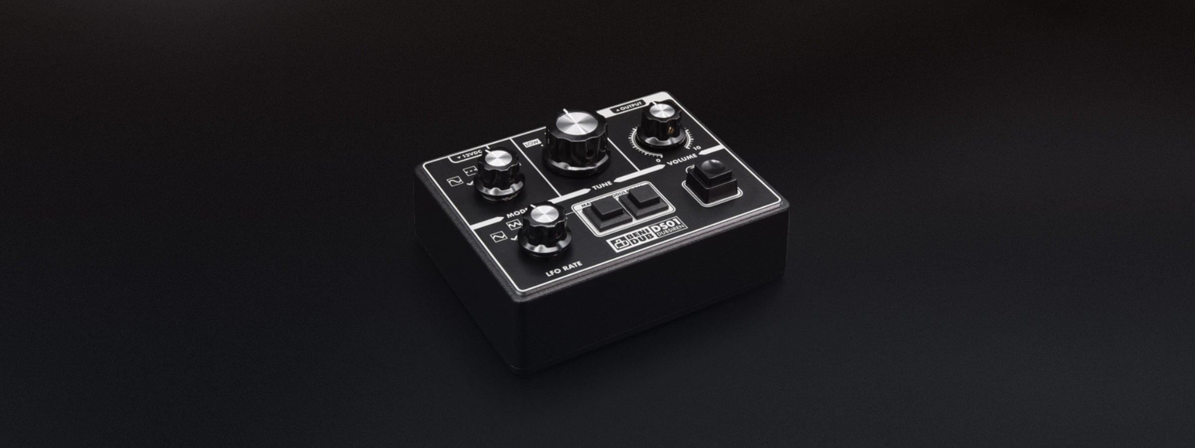 Benidub DS01 ダブサイレン シンセサイザー ギャラリー画像 正面斜めアングル