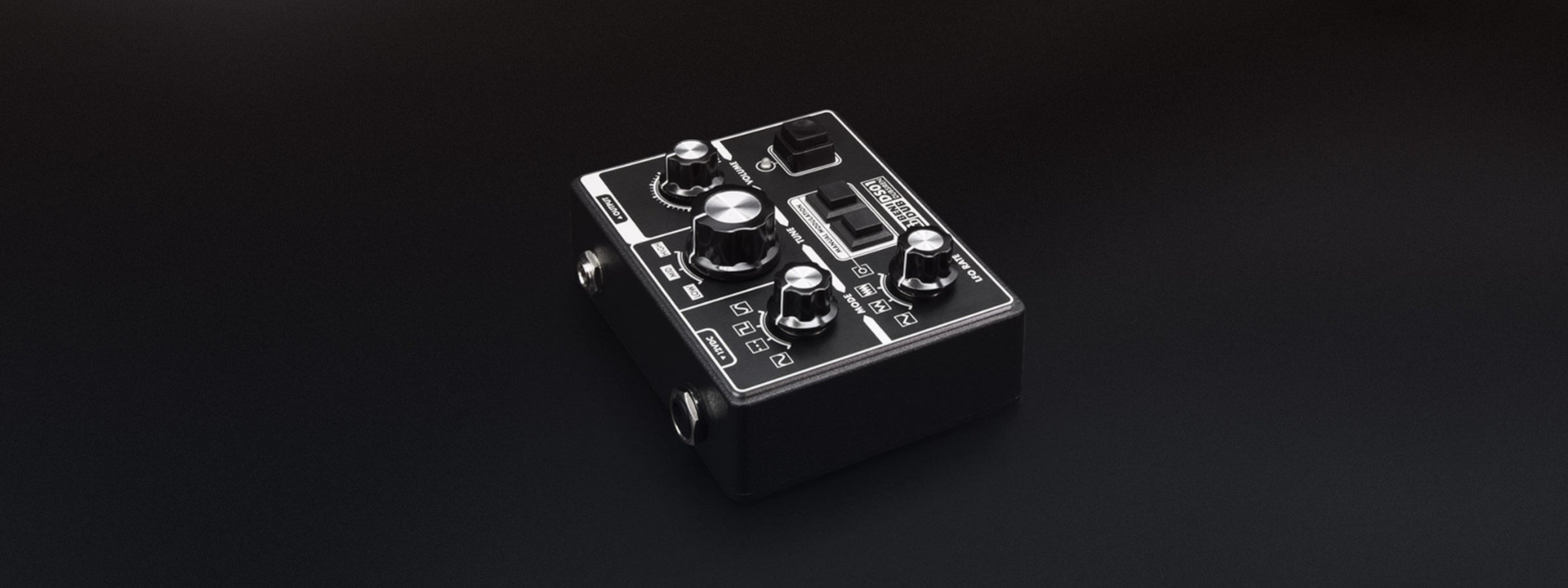 Benidub DS01 ダブサイレン シンセサイザー ギャラリー画像 背面斜めアングル