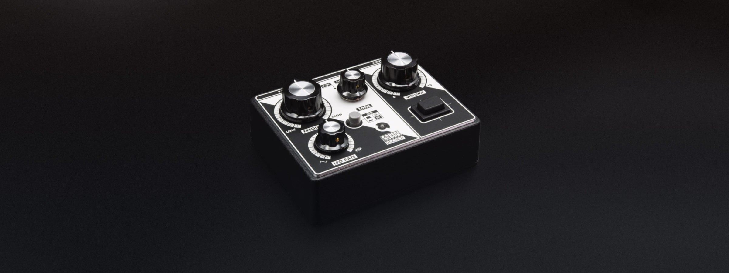 Benidub Lickshot リックショット ダブサイレン シンセサイザー ギャラリー画像 正面斜めアングル