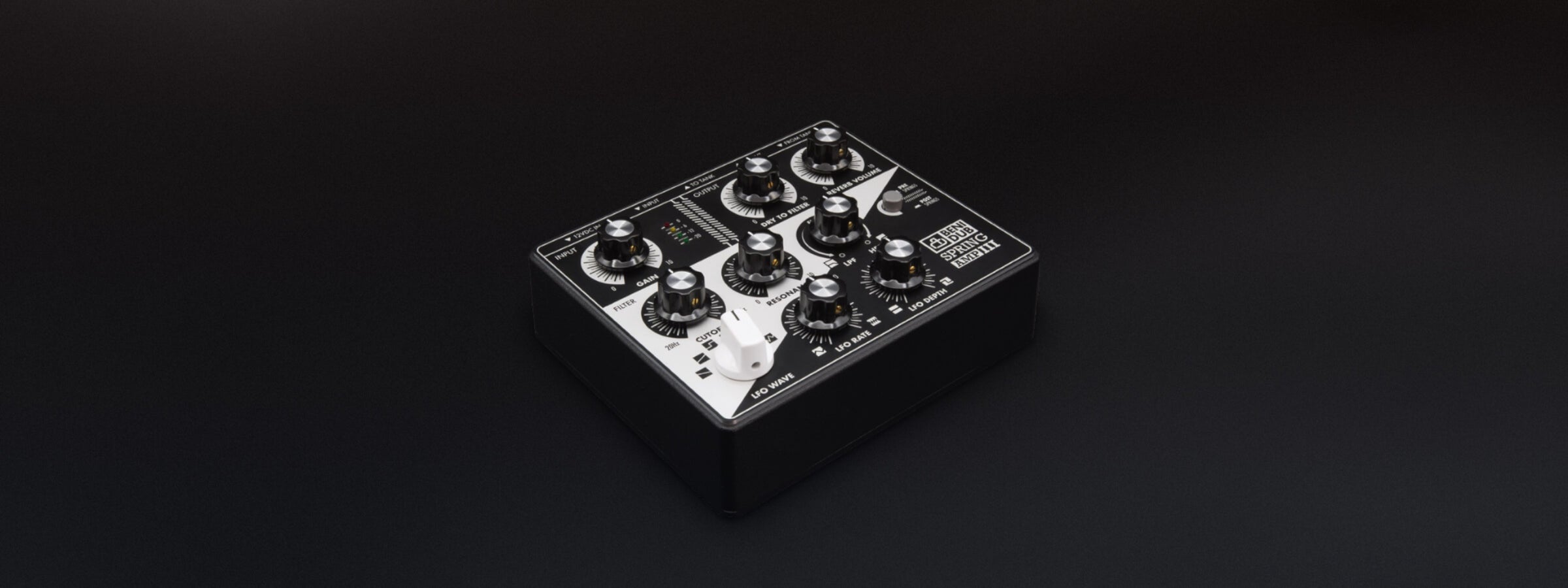 Benidub Spring Amp III スプリングリバーブ プリアンプ ギャラリー画像 正面斜めアングル