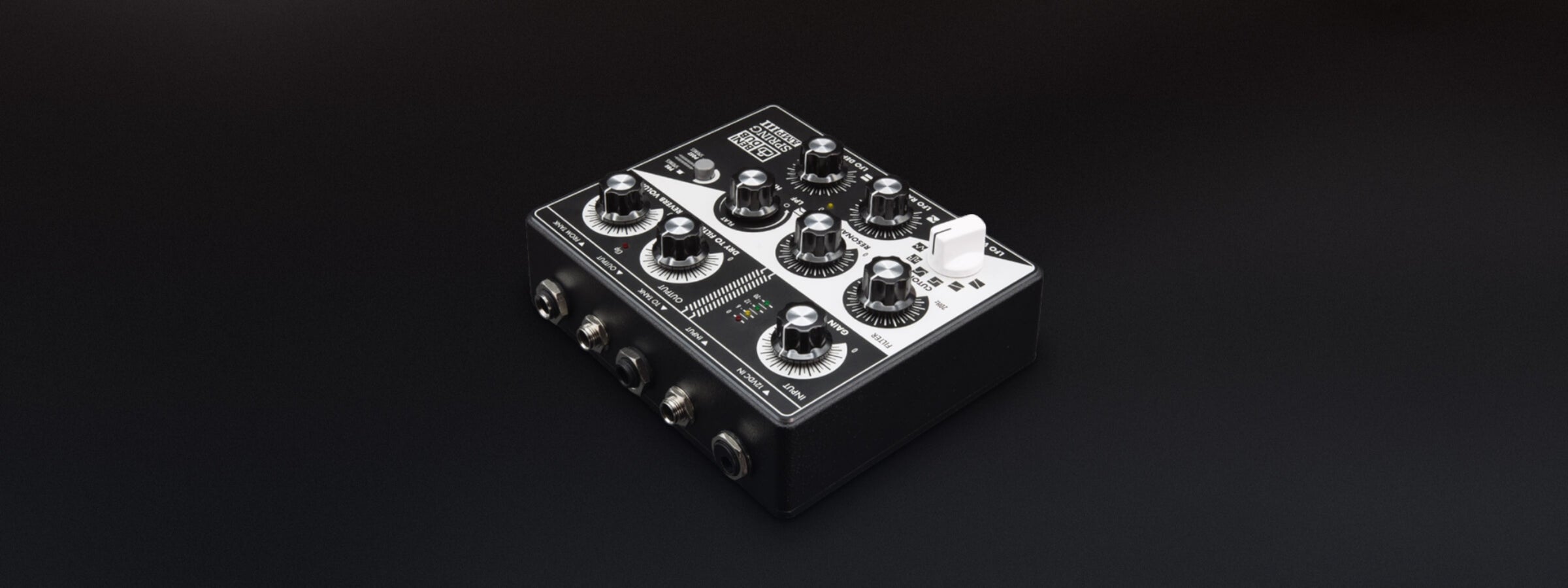 Benidub Spring Amp III スプリングリバーブ プリアンプ ギャラリー画像 背面斜めアングル