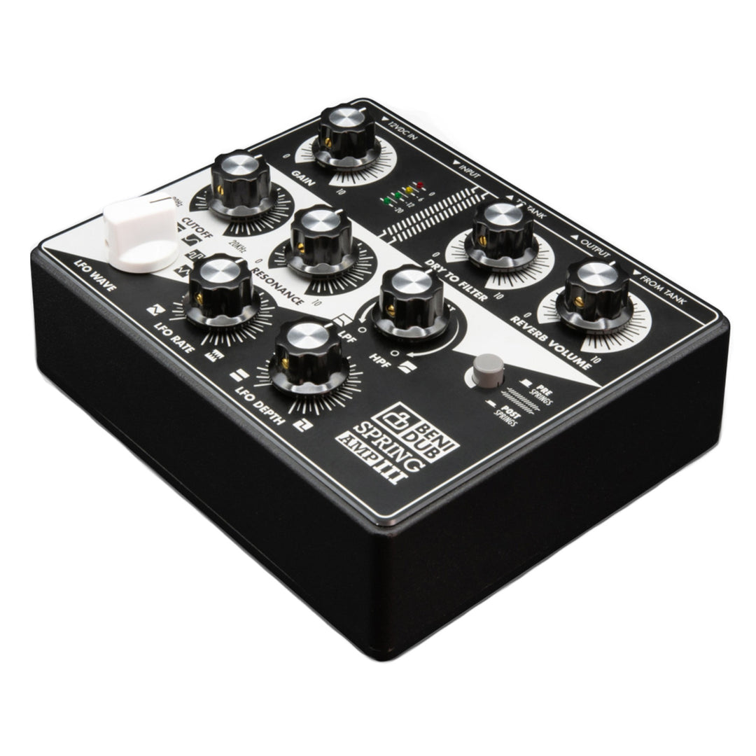 Benidub Spring Amp III スプリングリバーブ プリアンプ 製品画像 正面斜めアングル