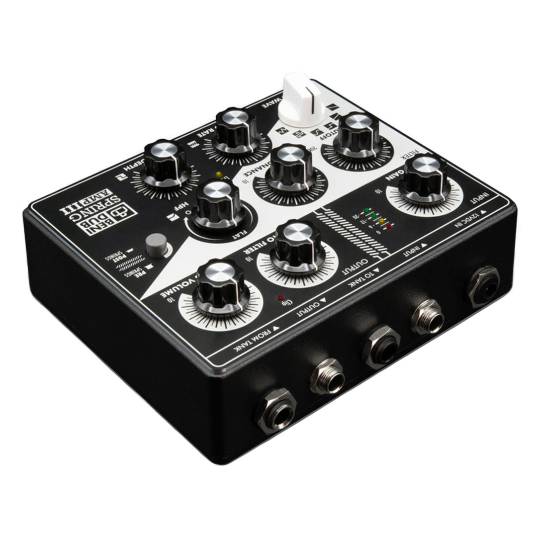 Benidub Spring Amp III スプリングリバーブ プリアンプ 製品画像 背面斜めアングル